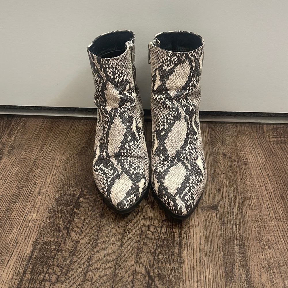 MOD ON TREND | Snakeskin Ankle Booties